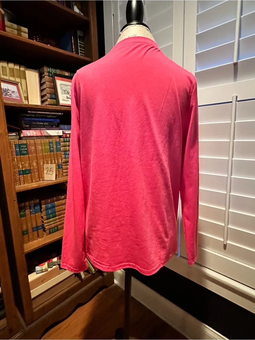 Women's Pink Long-Sleeve V-Neck Pocket Top
